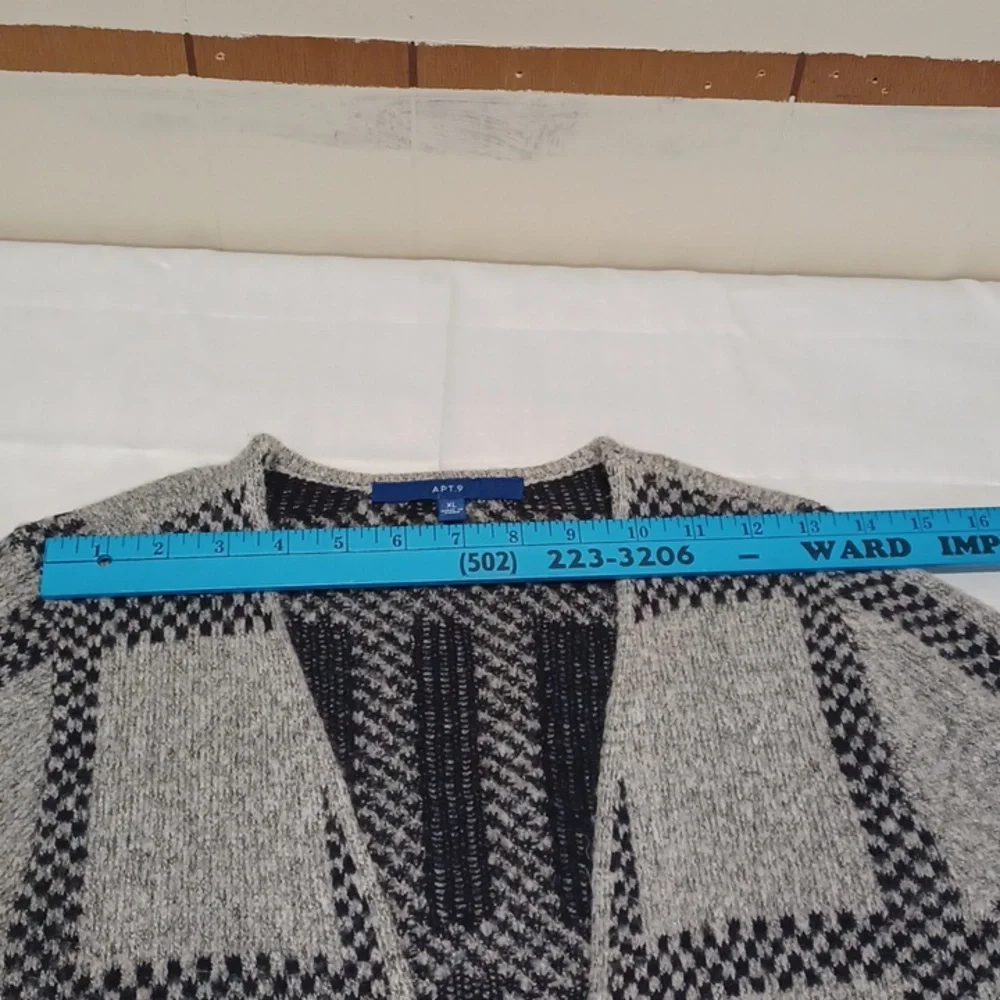 Apt, 9 Long Cardigan Sweater Gray and Navy Plaid Size‎ XL - Picture 3 of 9